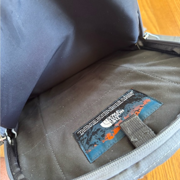 North Face Borealis Backpack - Picture 8 of 10